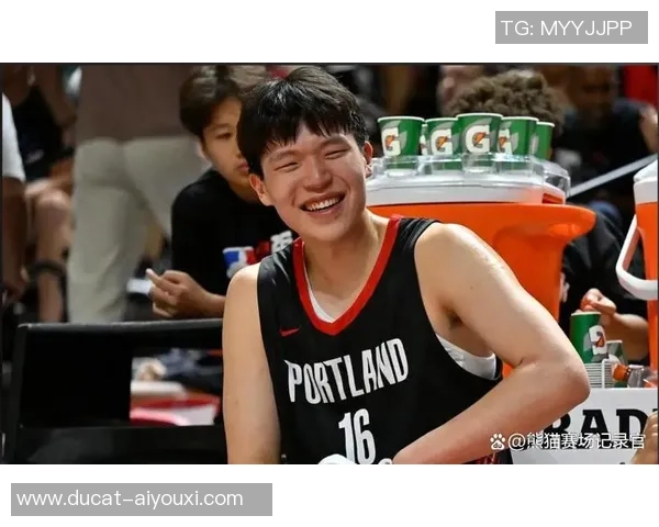 拓记为杨瀚森炮轰裁判荒诞! 美媒再赞尖端策应天分 斯帅回应显得无法